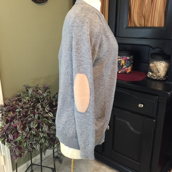 💥 Gap Gray Cardigan w/Elbow Patches Size S - Picture 3 of 7